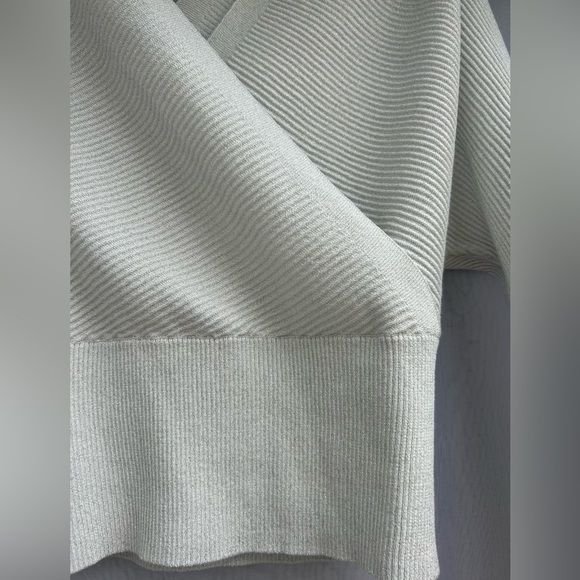 INC International Concepts Long-Sleeve Surplice Ribbed Silver Sweater Size M - Picture 5 of 5